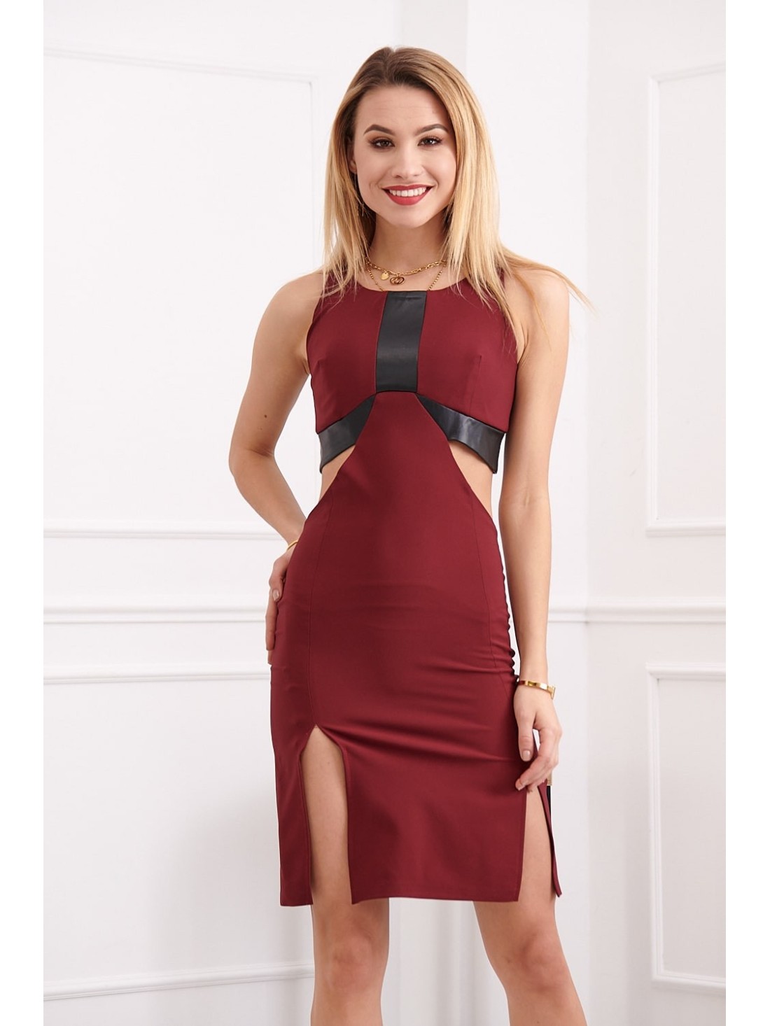 Fitted dress with cutouts, burgundy G5078 - Online store - Boutique